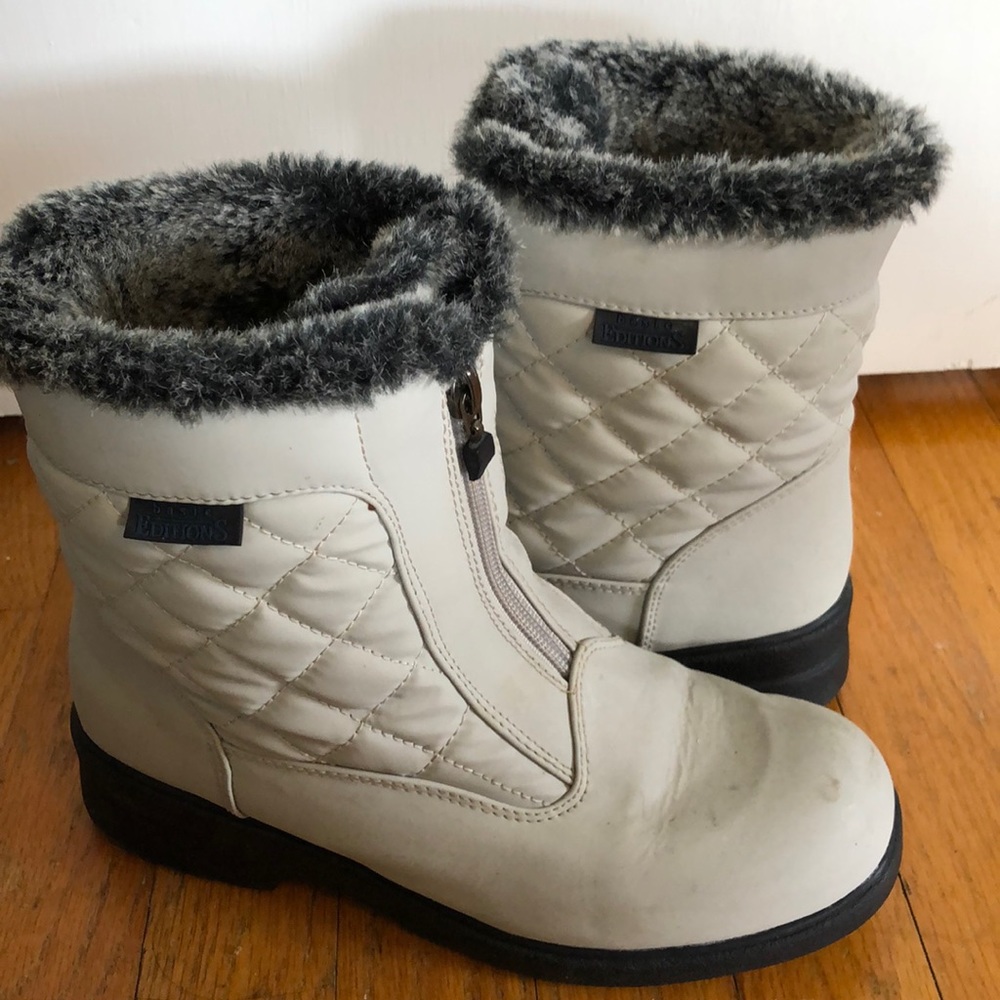 Snow boots